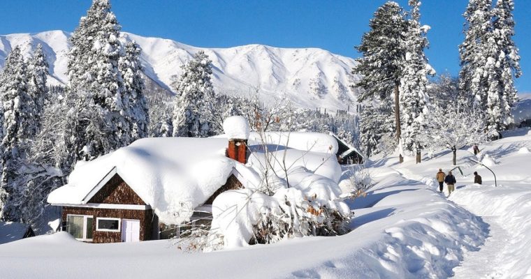 4 Exquisite Places to Experience Snowfall in India
