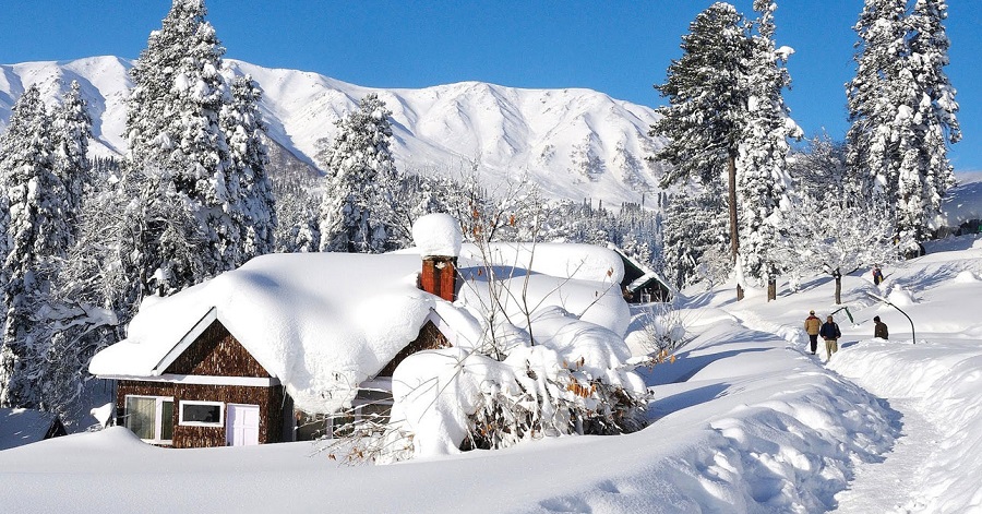 4 Exquisite Places to Experience Snowfall in India