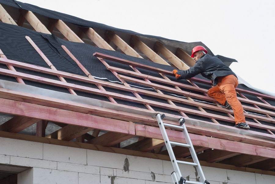 Must-Read Tips Before You Employ a Commercial Roof Repairing Service