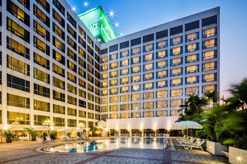 Bangkok Palace Hotel – Experience the Royalty!