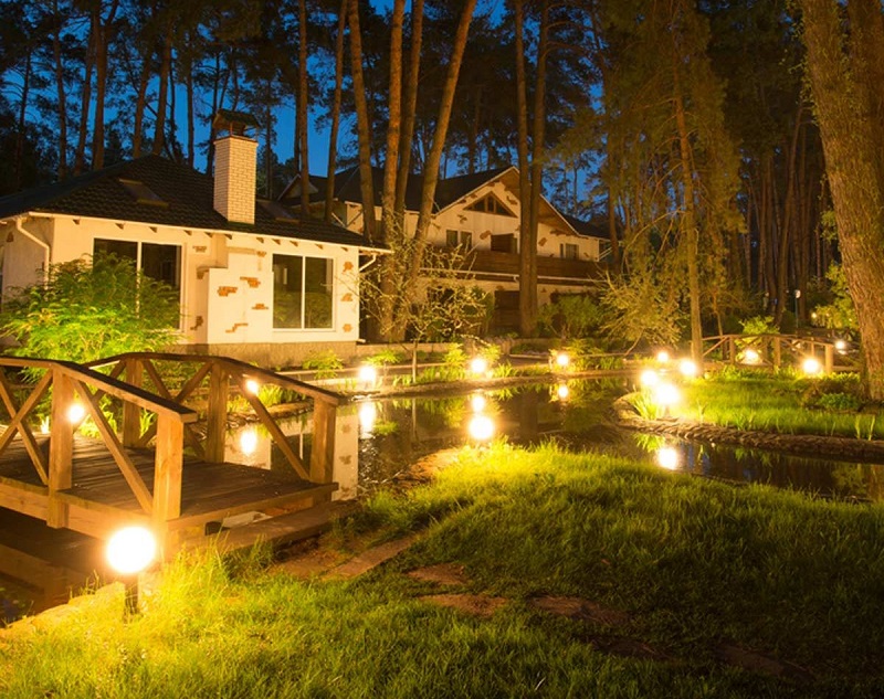 How to Choose the Best Low Voltage Landscape Lighting