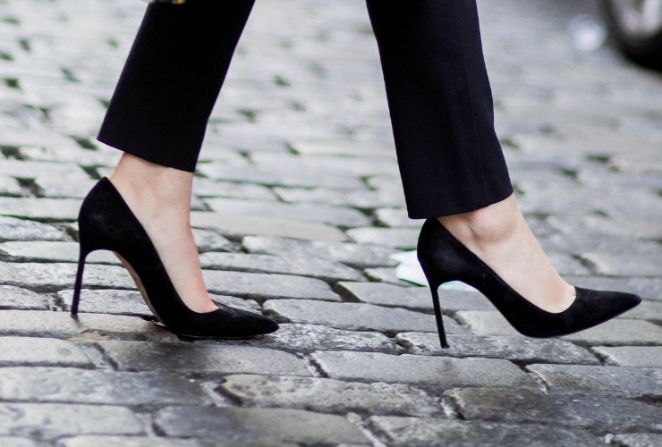 When to Wear Black Pumps?