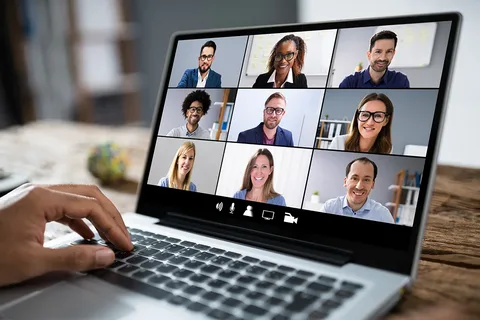 How web conferencing enhances teamwork in the workplace?