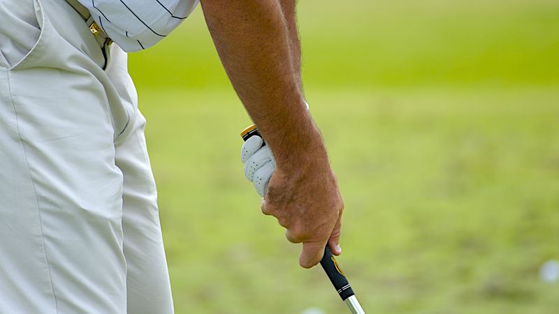 How to Buy Golf Gloves for Women