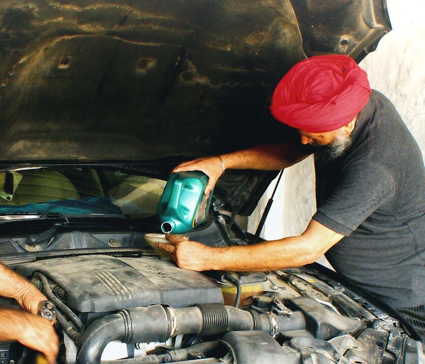 The Benefits of Regular Car Servicing: Saving Money in the Long Run