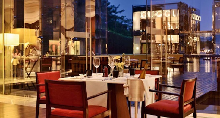 Candlelight Dinner At Threesixtyone Degrees - The Oberoi