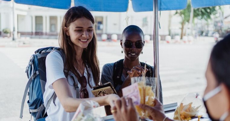8 Hacks to Save Money On Food While Traveling